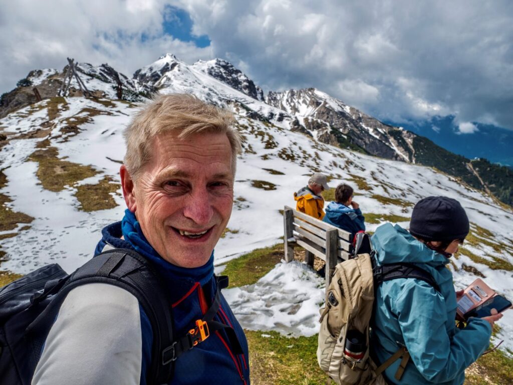 Snø på toppene i Tyrol