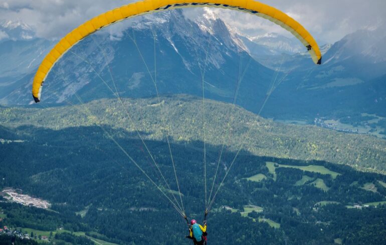 Seefeld paraglider