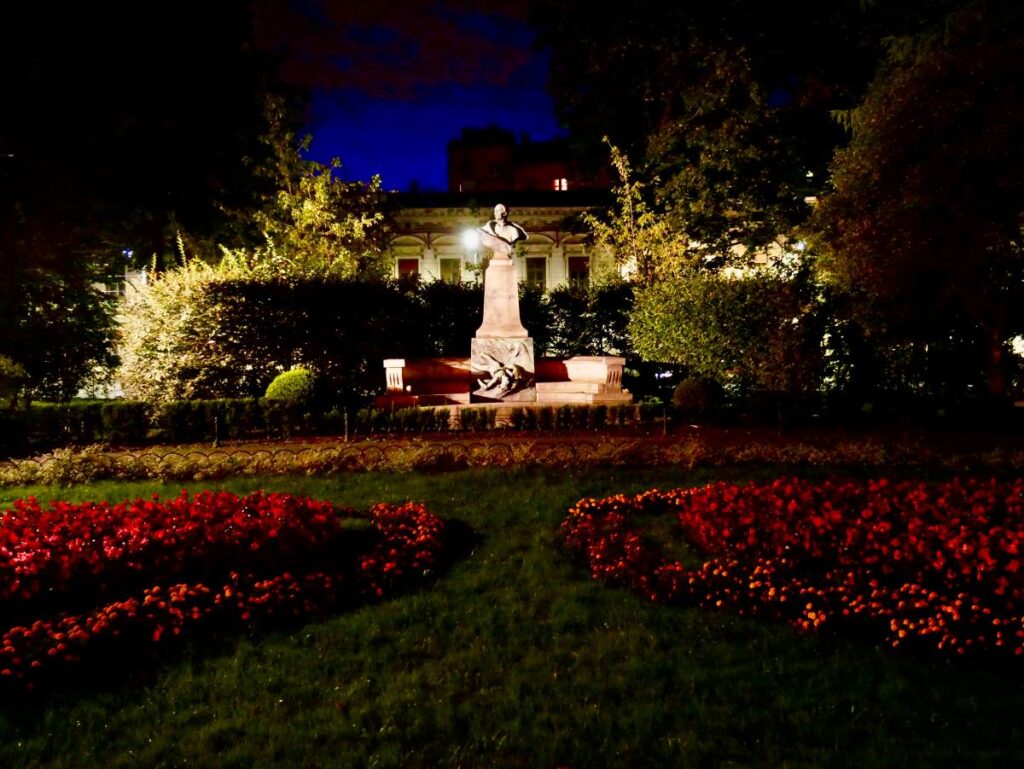 Vakker blomsterprakt i Planty Park, Krakow